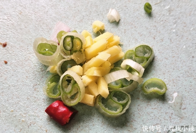 特香|芸豆这样做,鲜嫩清脆入味,吸饱汤汁,用来拌饭特香,做法也简单