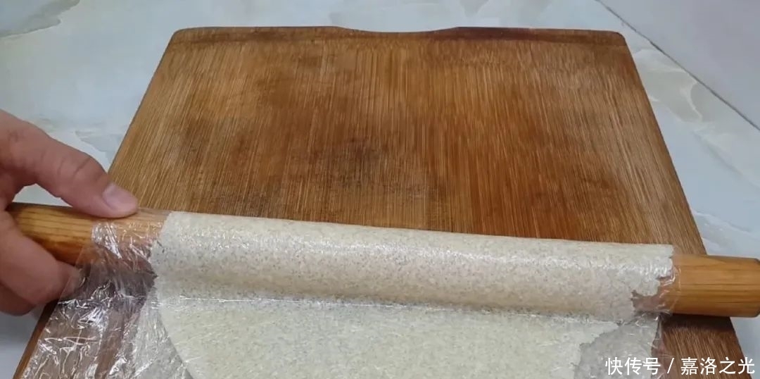 面包|2个鸡蛋,1碗面,不用蒸不用烙,比面包松软香甜,吃过就念念不忘