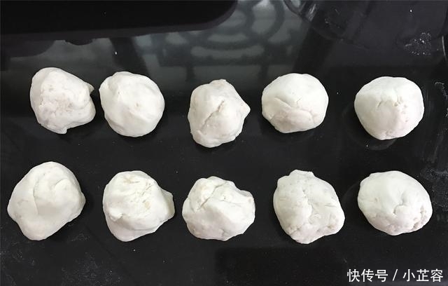 早餐|山药别总炒着吃,做成营养早餐饼,香甜软糯,孩子隔天就想吃