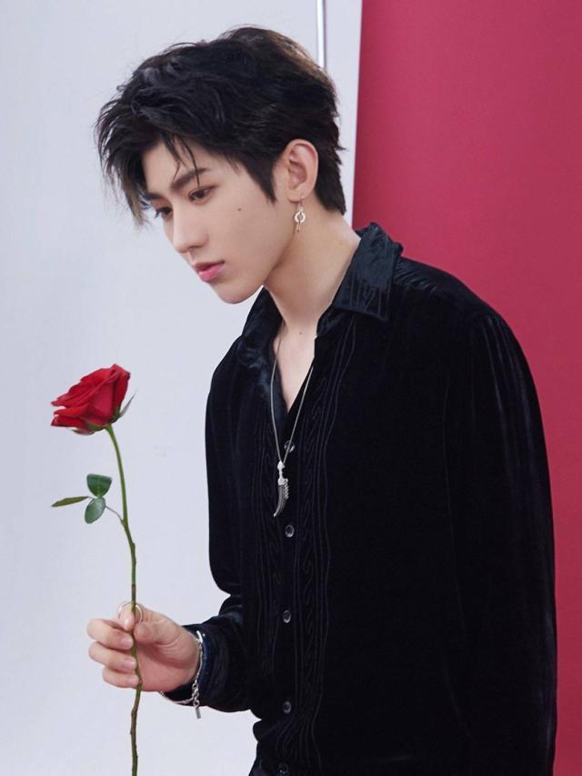  进前|最新明星势力榜公布，肖战丢失冠军宝座，王一博未进前三！