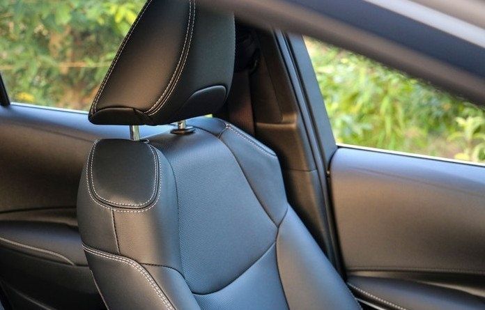 时尚|体验下混动卡罗拉,颜色的外观其实还是蛮大方时尚的