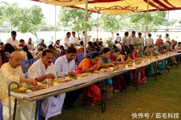 印度|第一次在印度吃饭,点了1个菜却上了30多道,结账时懵了