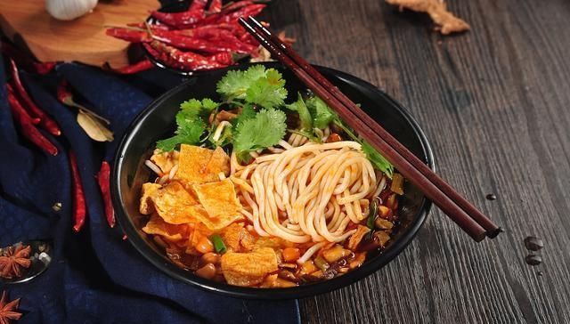 好吃|10分钟教你如何做好吃的螺蛳粉,只需掌握几个技巧,好吃又美味