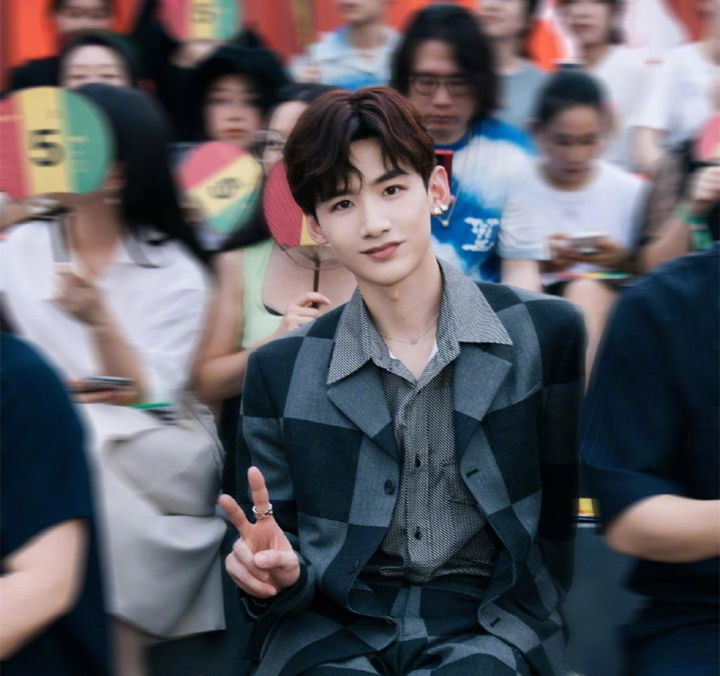 嘉宾|《明侦6》要来了!白敬亭遭节目组透露回归,老成员中她将缺席