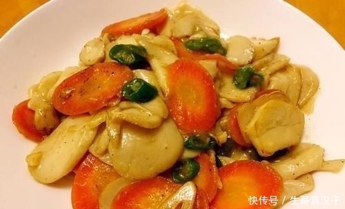  油热后倒入|天天不知道吃啥？给大家介绍10道美味菜谱，每天换着样吃！