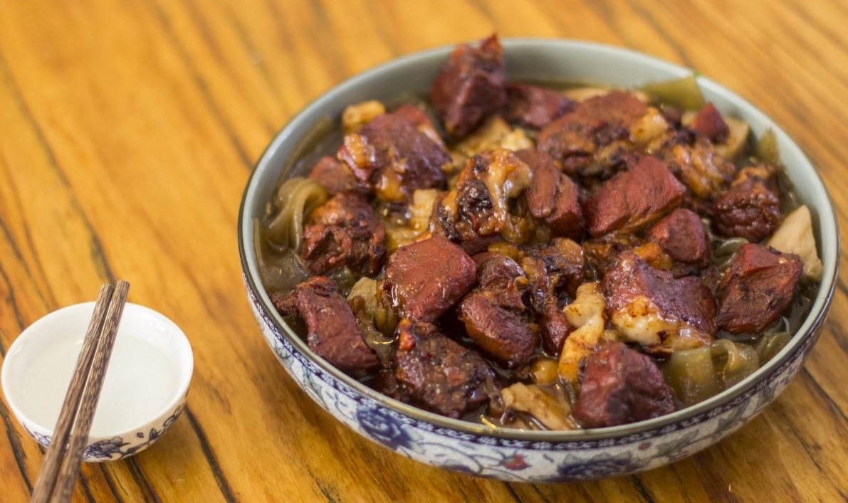  粉条|猪肉炖粉条时，直接加水炖就错了，提前加一步，猪肉粉条更入味