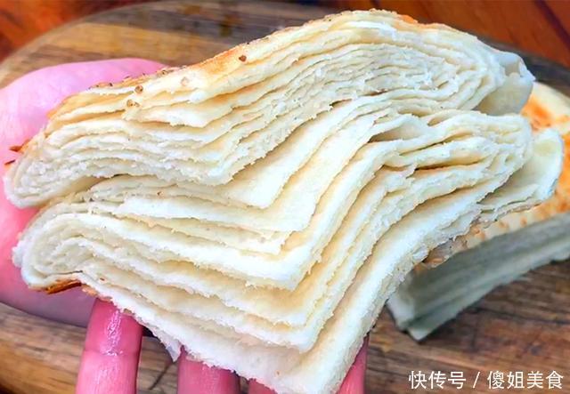 抹油|烙饼时,有人烫面,有人抹油,其实都不对,教你正确做法,太香了
