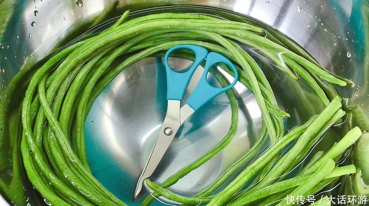 三伏天|三伏天吃它最应季,2元钱买1捆,卷一卷给孩子做零食,营养超美味