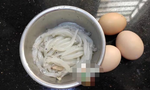 鸡蛋|鸡蛋和它是绝配,煎一煎就好,多给孩子吃