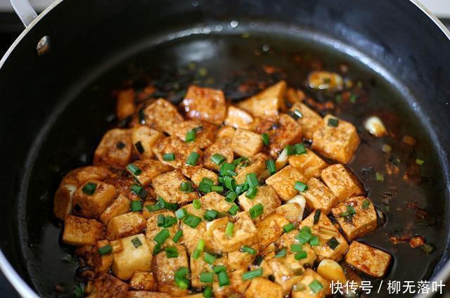  分钟|10分钟不到就能搞定的快手菜，香气浓郁又下饭，比叫外卖强多了