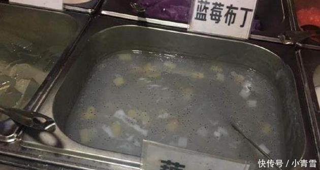 懒人|大叔摆摊卖“懒人自助”,18元1位随便吃,不用招待坐着赚钱