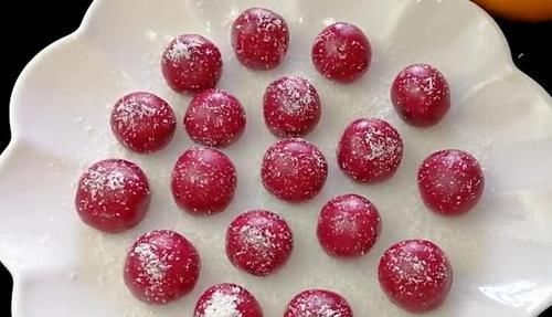 龙果面团|火龙果别再直接吃,学会此做法,软糯香甜,孩子一顿2个不够