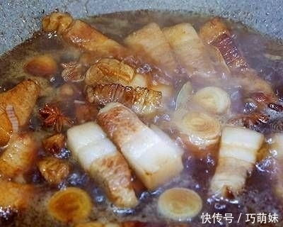  不吃|如果孩子们不吃胡萝卜怎么办？炖一锅五花肉烧胡萝卜菜，营养可口