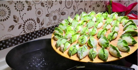 白菜汁|包白菜饺子,有人先焯水有人直接包?都不对!教你正确做法,真香