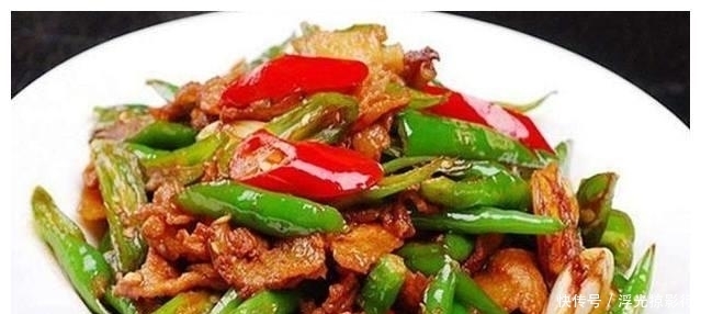 家人|鲜香入味的几道家常菜,汤汁饱满,咬一口满嘴香浓,家人吃嗨了