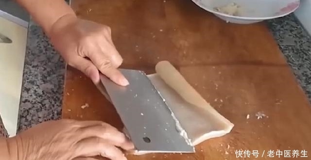 中国美食|中国人眼中的“垃圾食品”火到美国, 成了米其林餐厅招牌点心