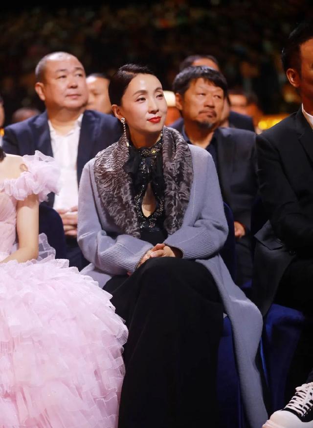 白皙|金鹰奖女星高清同框照:赵丽颖白皙完胜谭松韵,宋茜状态不如陶虹