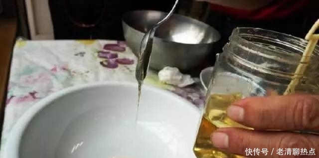  馒头|蒸馒头别再放酵母了, 只需加一瓶“它”比酵母好吃百倍, 又香又软
