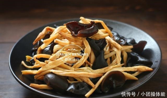 炸酱面|北方人都爱的打卤面,不放青菜一样好吃,比炸酱面吃着还过瘾