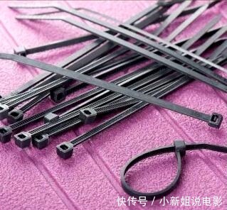 狗贼|两个小女孩识破偷狗贼暗号，成功阻止偷狗贼作案