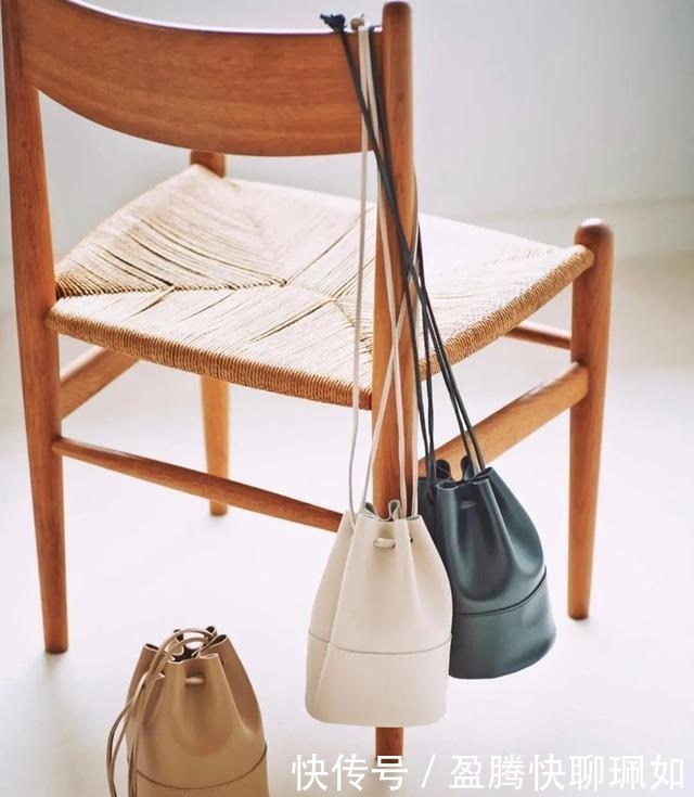 包包|日本杂志上的包包,为什么每一款都好想要!适合凹造型又很实用