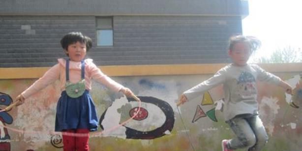 在家|6岁女孩每天在家跳绳,楼下大爷想出奇招,大爷“同归于尽”