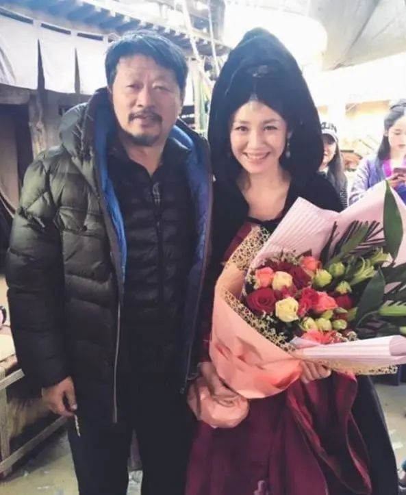 嫁入|26岁获得影后,北影校花,却遭大23岁导演抛弃,今嫁入豪门成赢家