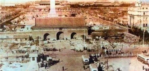 改成|民国人想把大清门改成中华门,额匾拆下来后反过来一看,不敢换了