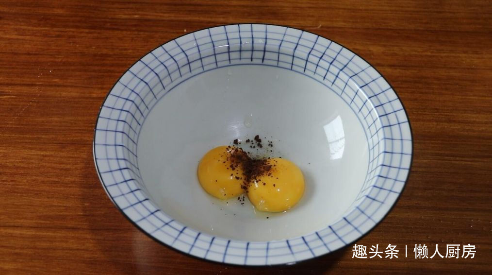 成功|不用烤箱,不用电饭锅,这是用平底锅就能做的蛋糕卷,一次性成功