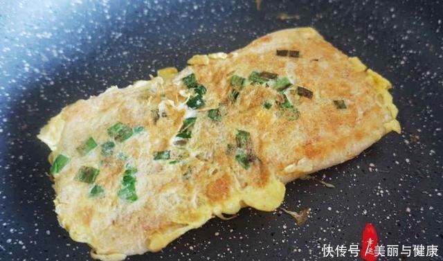 鸡蛋|三种不同的鸡蛋饼，制作方法各异，您更喜欢哪一种