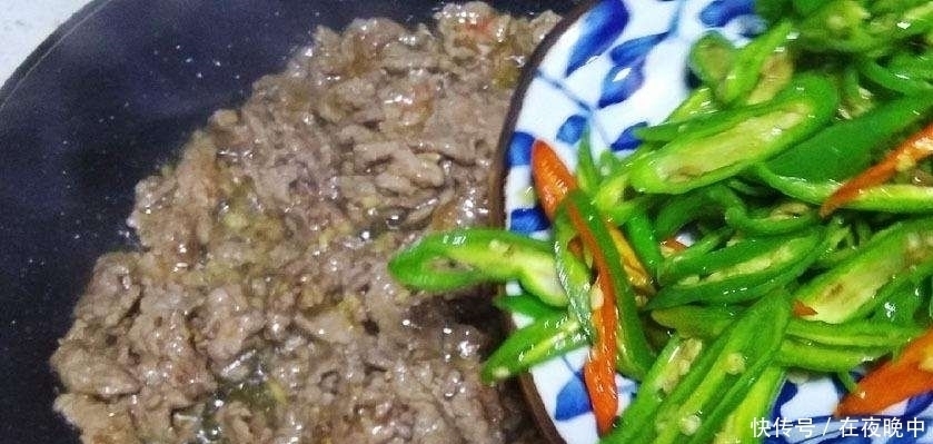  吃起来|炒牛肉别再加淀粉了！大厨：多加一点它，牛肉爽滑入味，嫩极了！