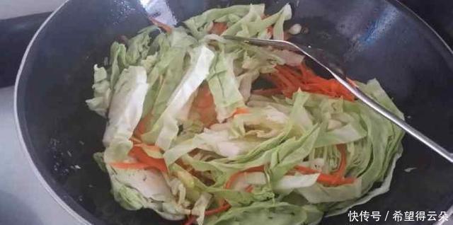 十足|特色美食泉州卤面,汤浓料足Q弹爽口,十足的闽南风味