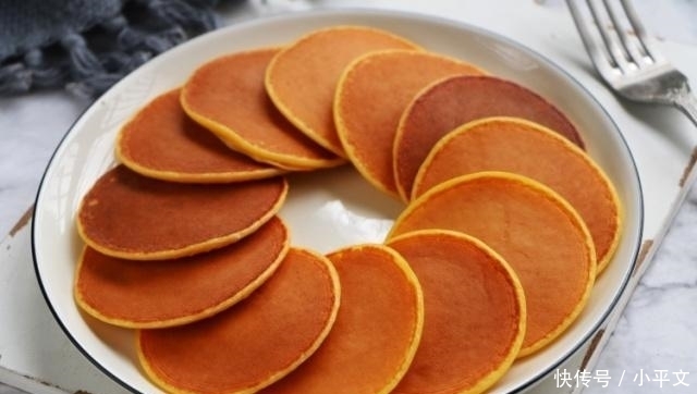 教程|酸奶松饼制作教程,不用烤箱,不用油不用水,蓬松又香软