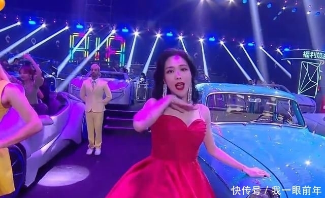 黄晓明|芒果818晚会如大型蹦迪现场,黄晓明跳舞似抽筋,王一博嗨翻全场