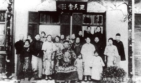 瞬间|康有为写了副婚联, 众人不解, 每字加一笔画后, 新娘瞬间脸红了