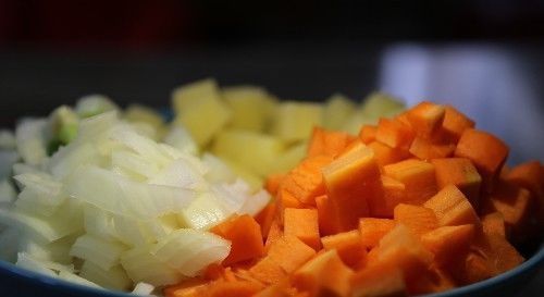 制作|平凡生活中遇到的多彩味道,我的秘制炒三丁,食材丰富、制作简单