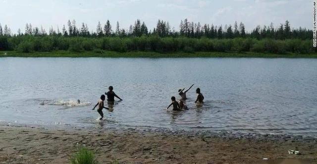 图源|北极圈着火!气温直逼38度,科学家恐冰川融化远古病毒复活