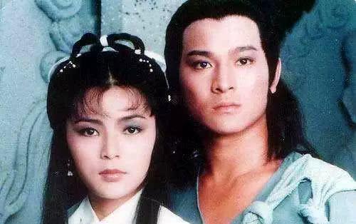 恋爱|清新脱俗的小龙女,和周润发恋爱了5年,59岁的她认真的做公益