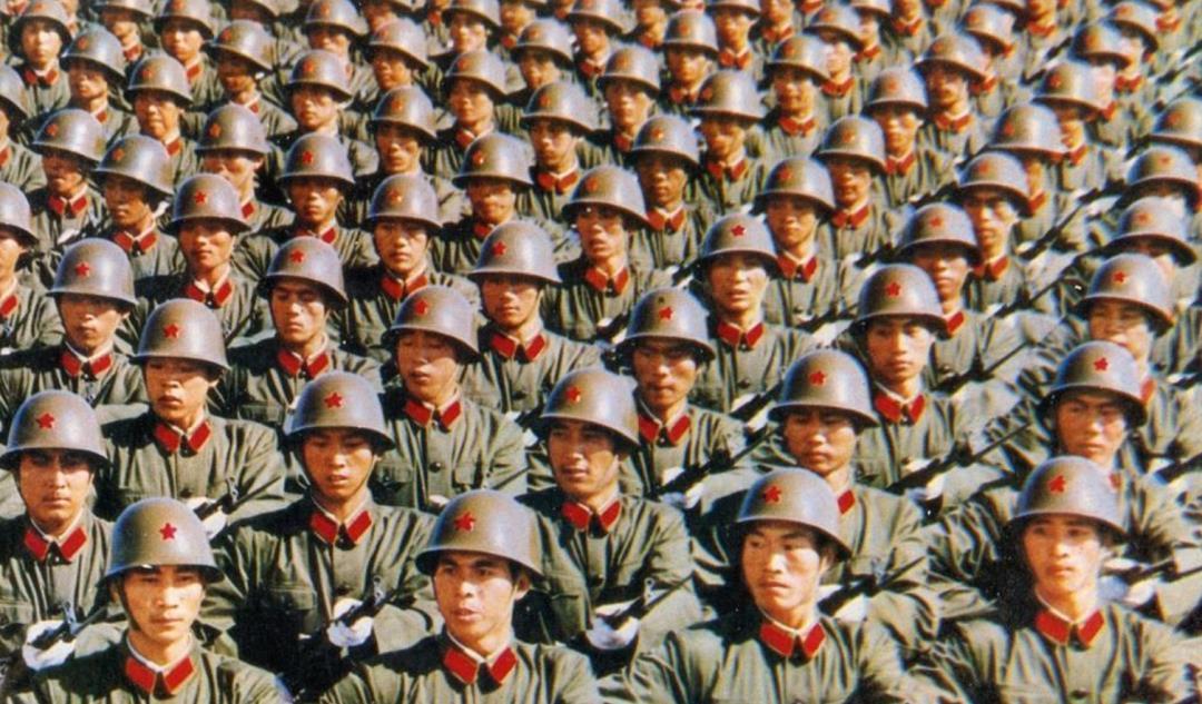 中国|集结兵力近百万,配备坦克上万辆,苏联为何最终没敢南下中国?