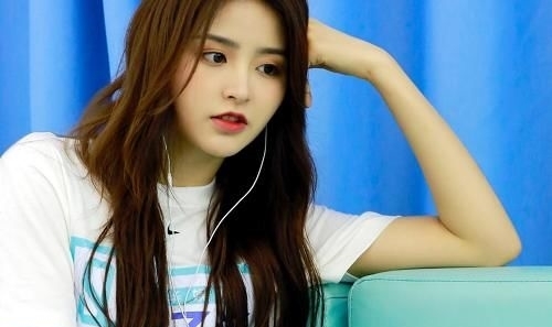  青春有你2|金子涵微博只关注3位THE9成员，看清是谁，难意平