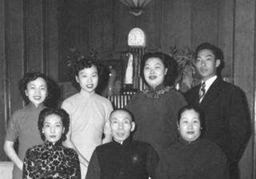 却说|杜月笙临终前烧了所有欠条,众人不解,他却说:我是在救你们的命