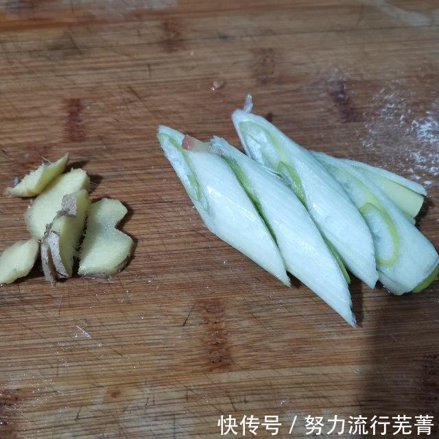  饭菜|西红柿豆角焖面，饭菜一锅出，最适合懒人