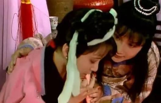  撵走|晴雯撵走坠儿的时候，万万没有想到，她才是和自己最像的人！