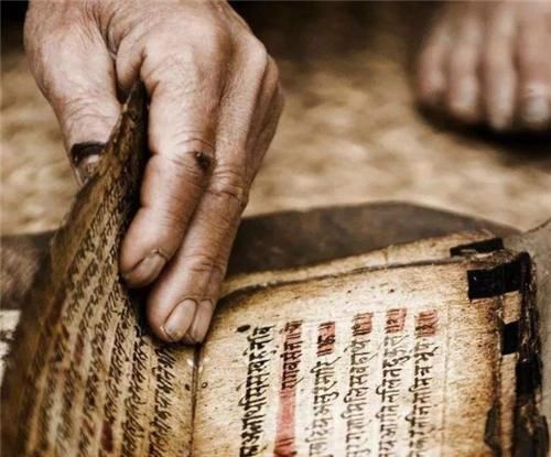  注释|他高考作文满分，有30个字阅卷老师看不懂，写了2000字注释才明白