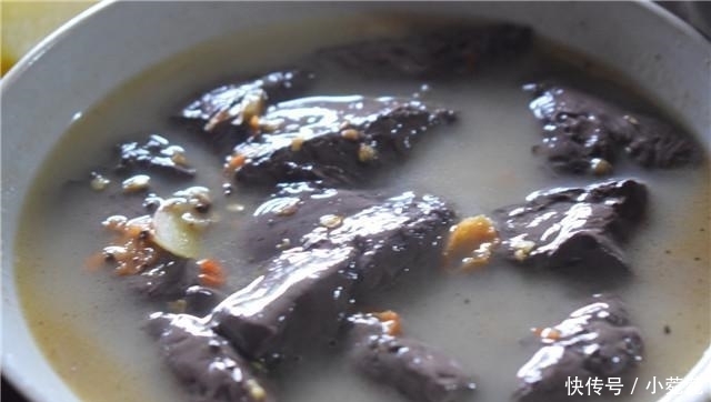 农村|第一次带男友回农村老家,妈妈亲手准备一顿饭,男友却一口没吃