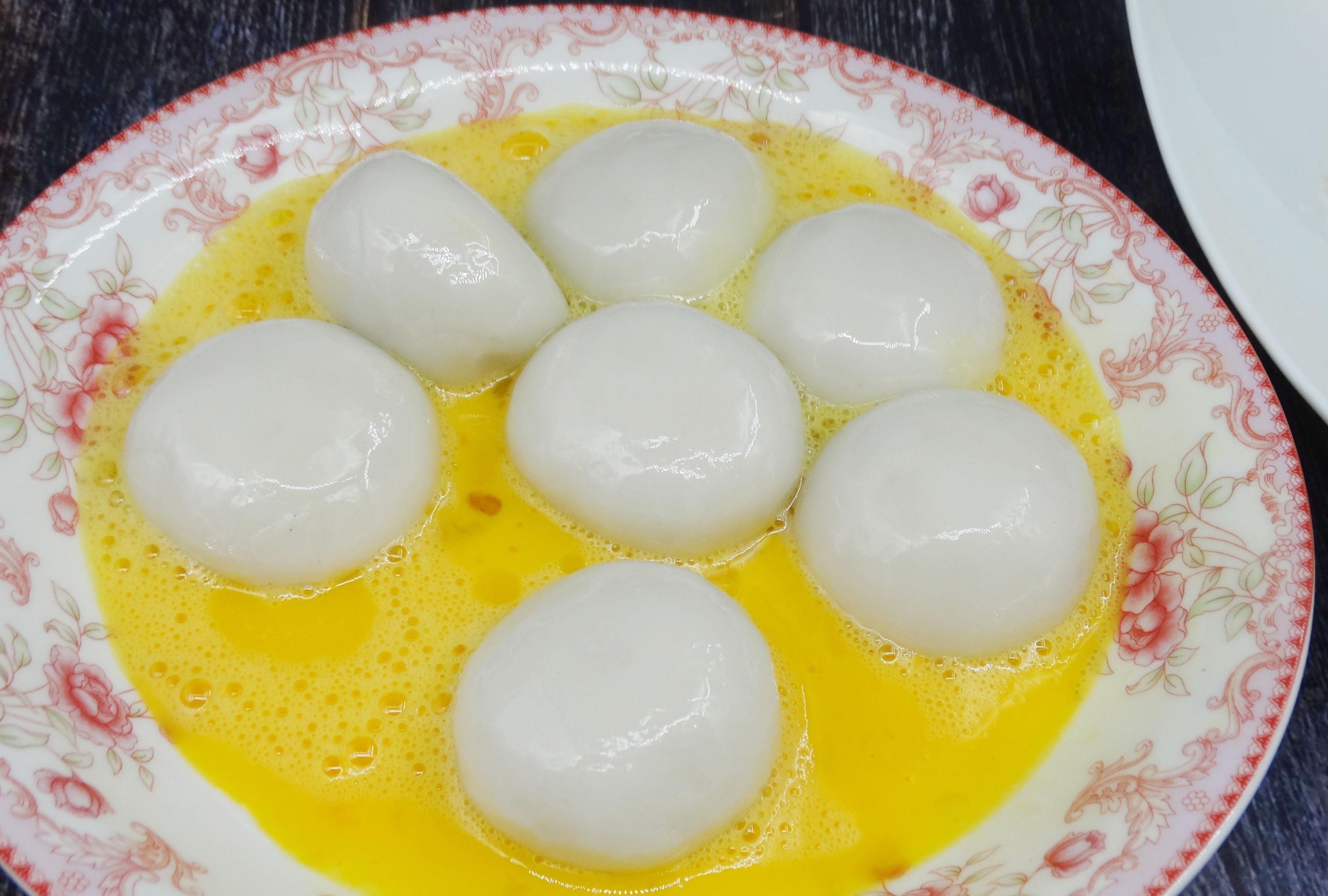  油锅|炸汤圆，直接下油锅炸大错特错！少了这2步，汤圆粘连，还会爆裂