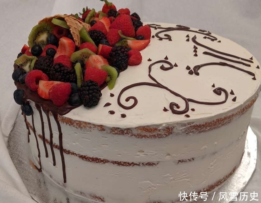 烘焙|美国11岁小学生学烘焙，暑假创业卖蛋糕赚4万，开学以后也不停业