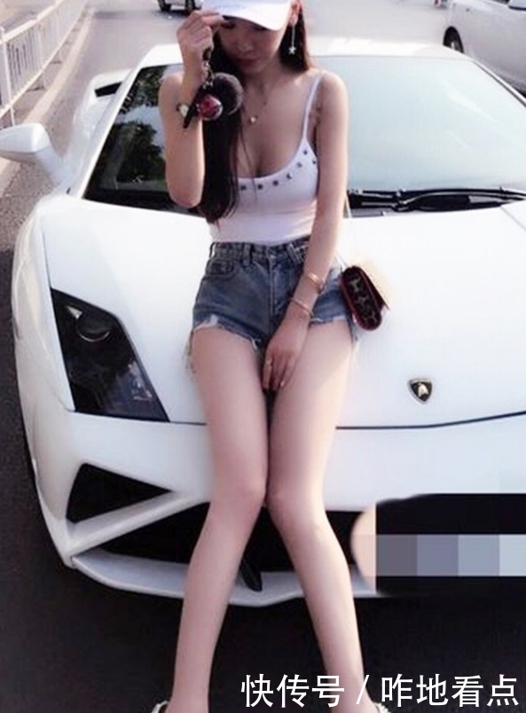 甜蜜|美女街拍:秀气靓丽的紧身打底裤美女,富有朝气甜蜜动人