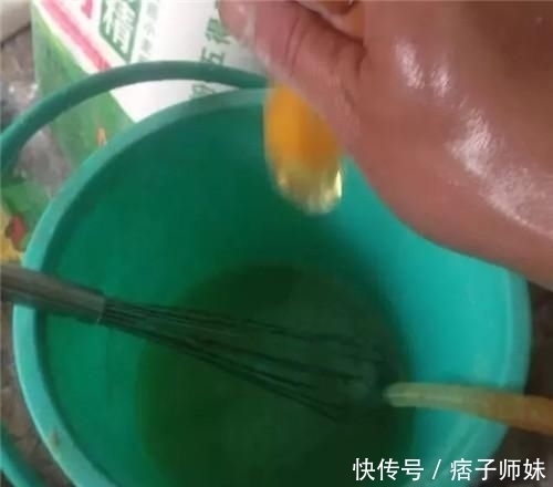 详细|脆皮大油条配方、做法大公开!(附详细图解)