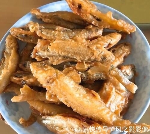 破皮|炸鱼的第一步先倒油?大错特错!教你正确做法,金黄酥脆还不破皮